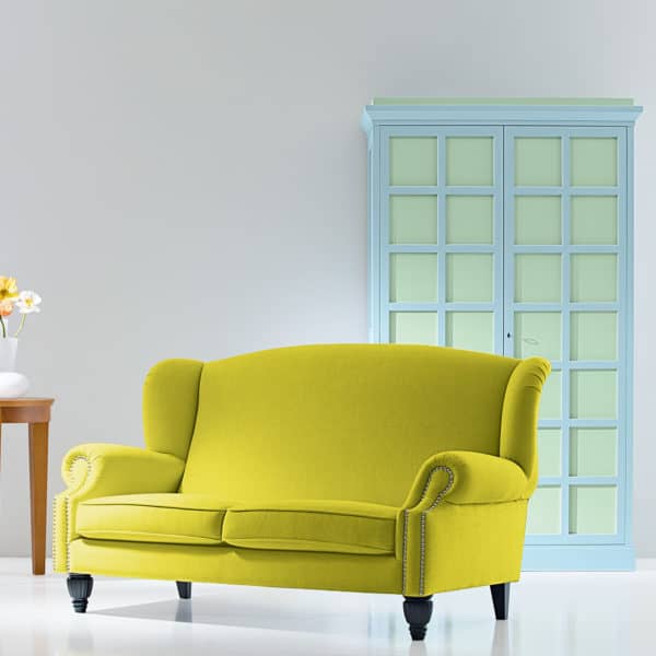 Massivholz-Kleiderschrank aus zweifarbig lasierter Pinie, Modell 5385, hellblau mit hellgrünen Türfüllungen und klassischem Design.